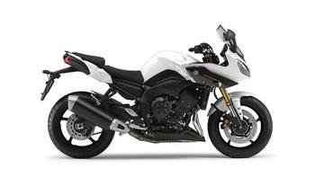 2013-Yamaha-Fazer8-EU-Competition-White-Studio-002.jpg